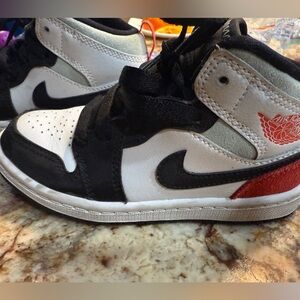 Jordan Black and Red Sneakers Classic High-Top Design